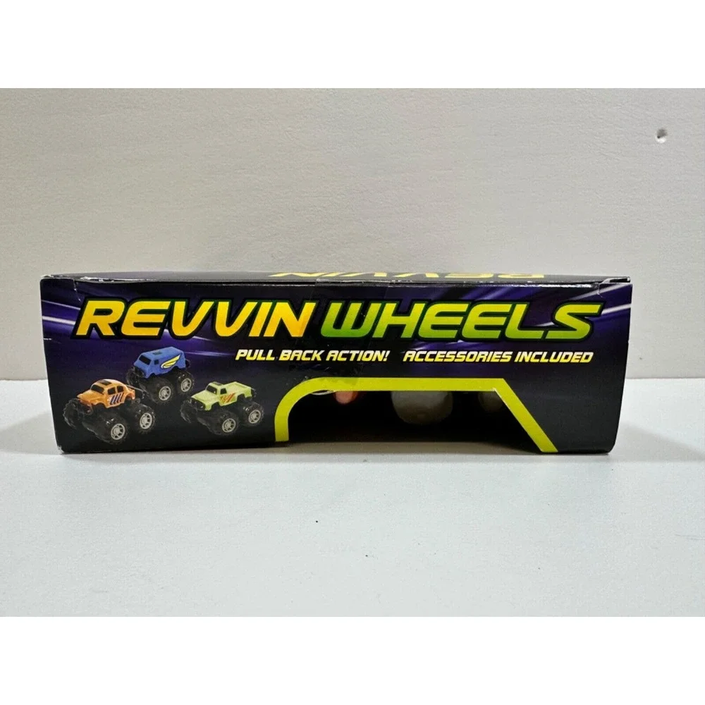 Revvin Wheels Pull Back Action Car Set Monster Jam‎ Trucks With Accessories NEW